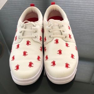 Youth lightweight tennis shoes